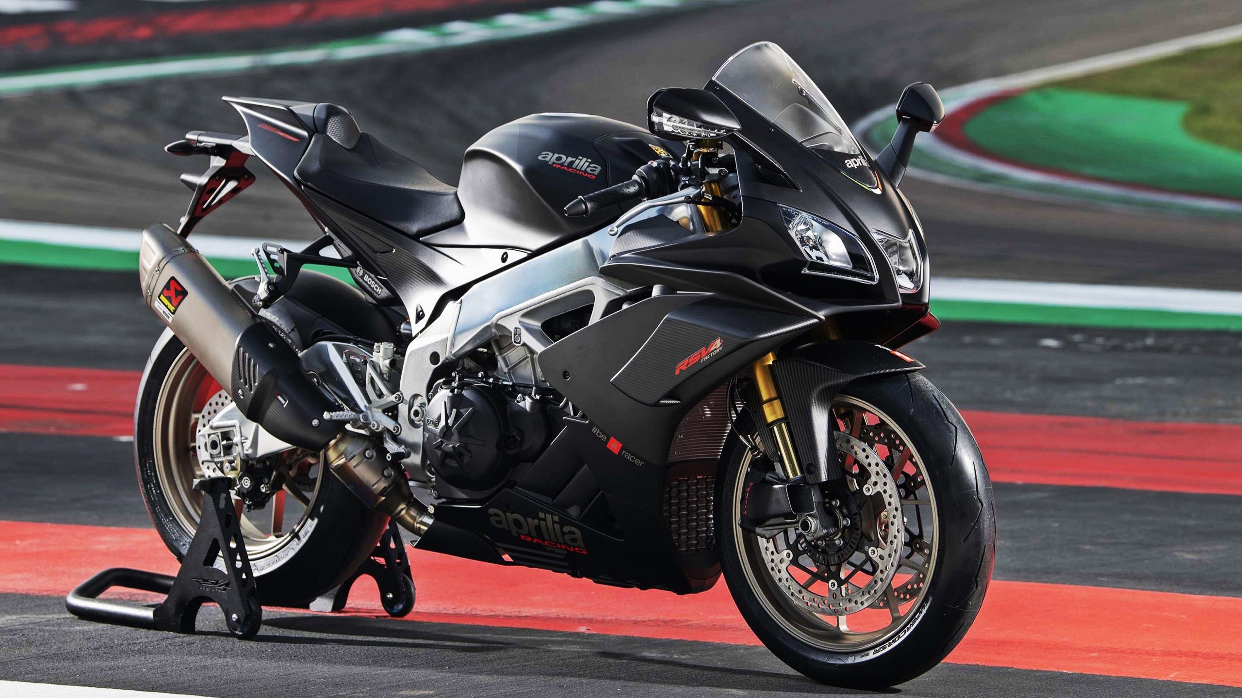 QQ飞车“极速之巅”年度总决战即将点燃全场，qq飞车极速之巅在哪