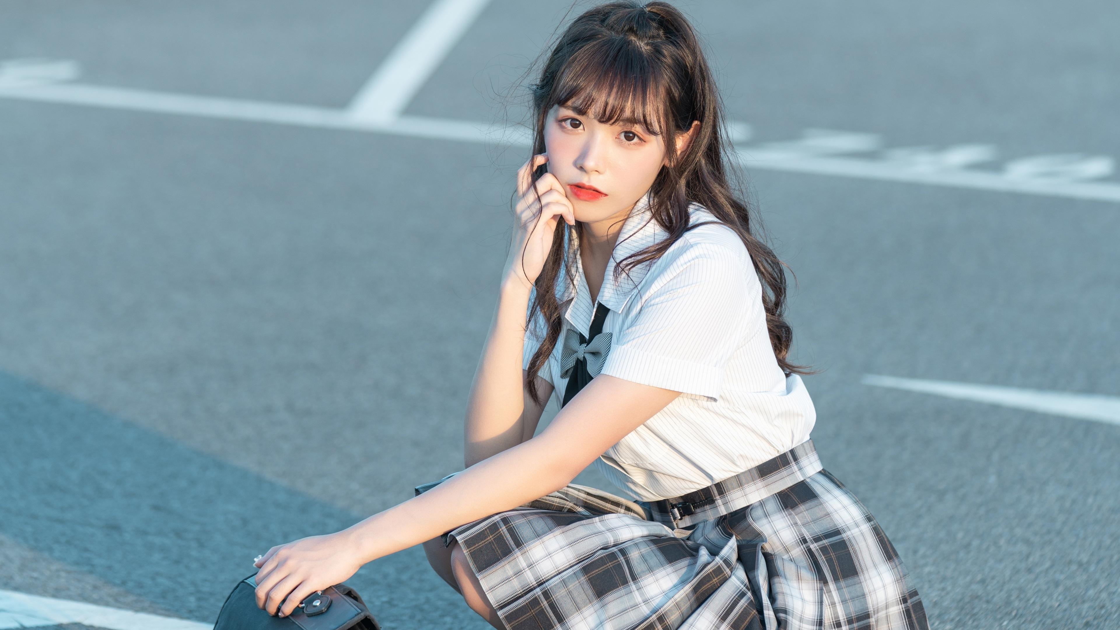 开云网页版登录入口-球队是否应优先弥补中场还是锋线短板决定战绩变化，球队中哪个位置最重要